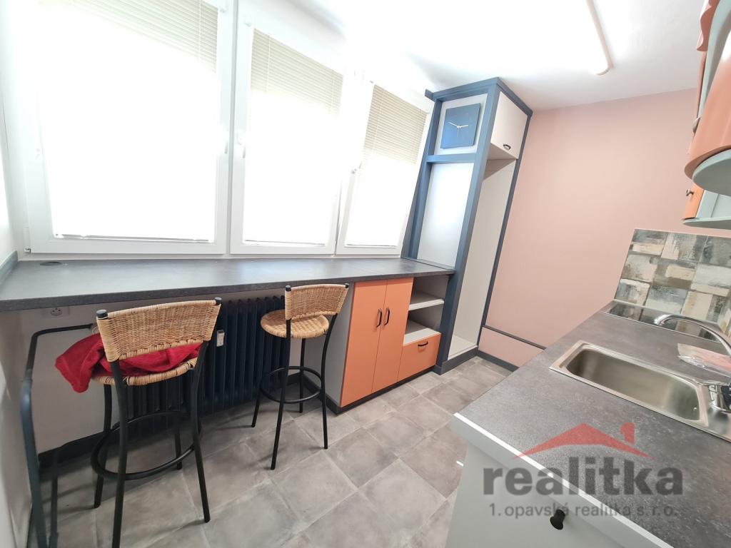 Pronájem bytu 2+1 60 m² – pohled 2