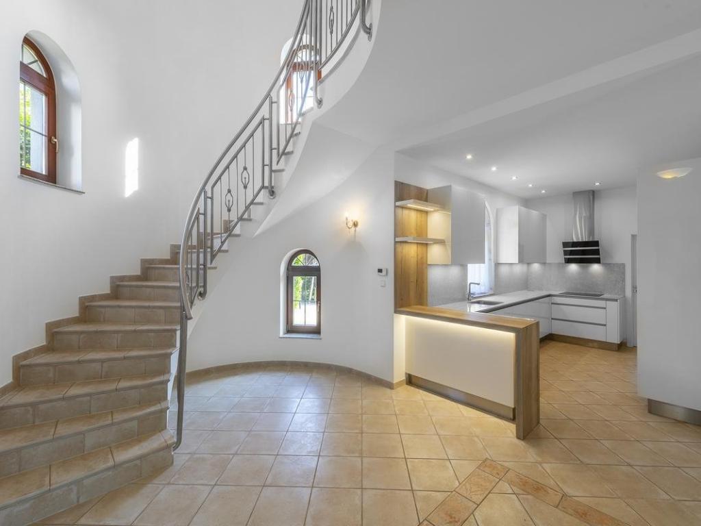 Pronájem domu 254 m2, Praha – náhled fotky 7