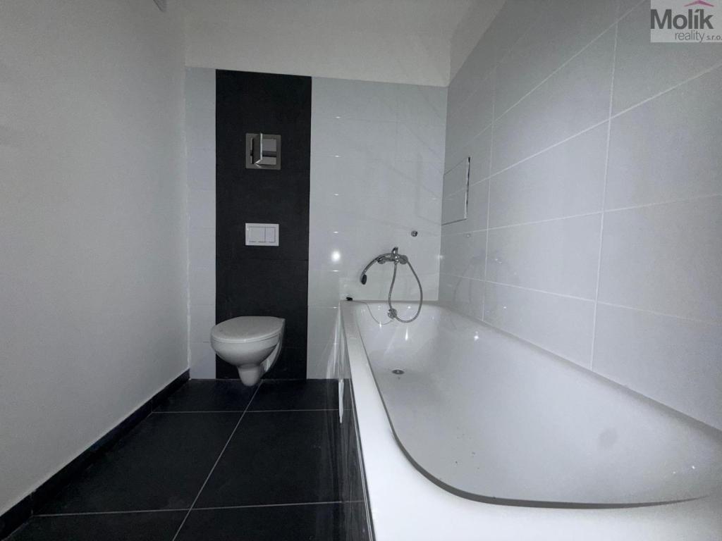 Pronájem bytu 1+kk 26 m2, Chomutov – náhled fotky 6