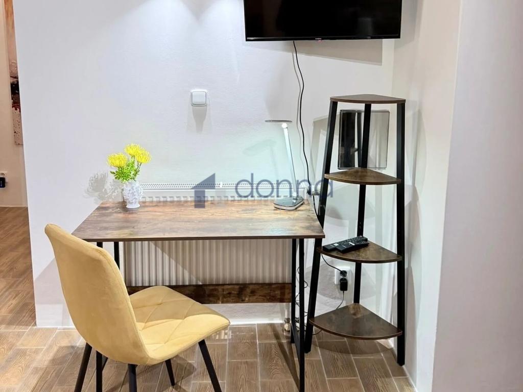Pronájem bytu 1+kk 94 m2, Praha – náhled fotky 9