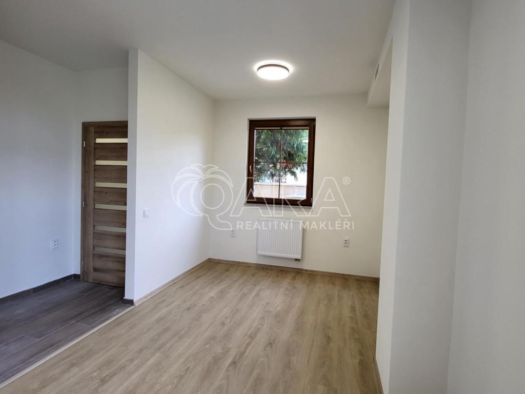 Pronájem bytu 1+kk 30 m2, Přerov nad Labem – náhled fotky 9