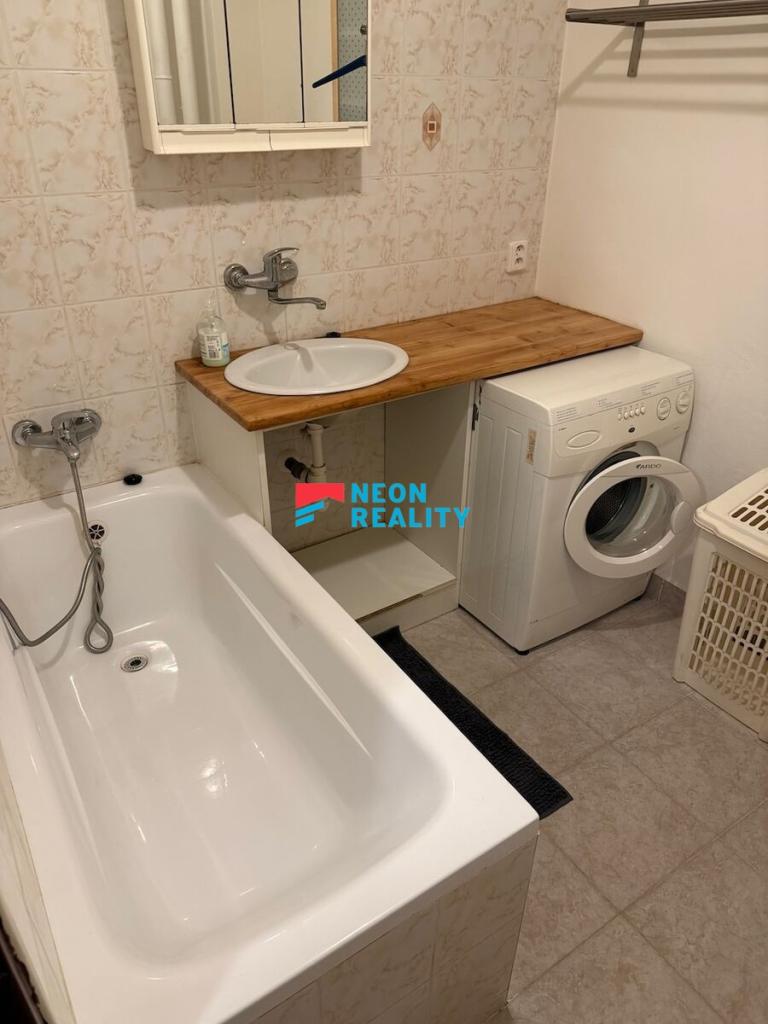 Pronájem bytu 2+1 56 m² - Widok 4