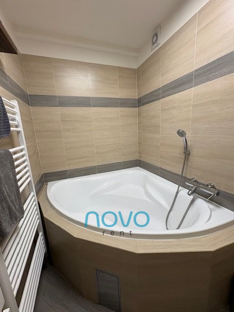 Pronájem bytu 3+1 115 m2, Praha – náhled fotky 29