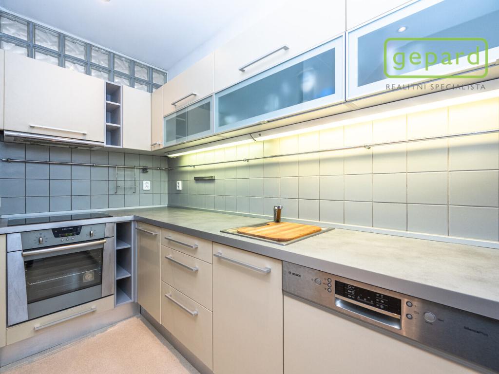 Pronájem bytu 2+kk 75 m2, Praha – náhled fotky 12