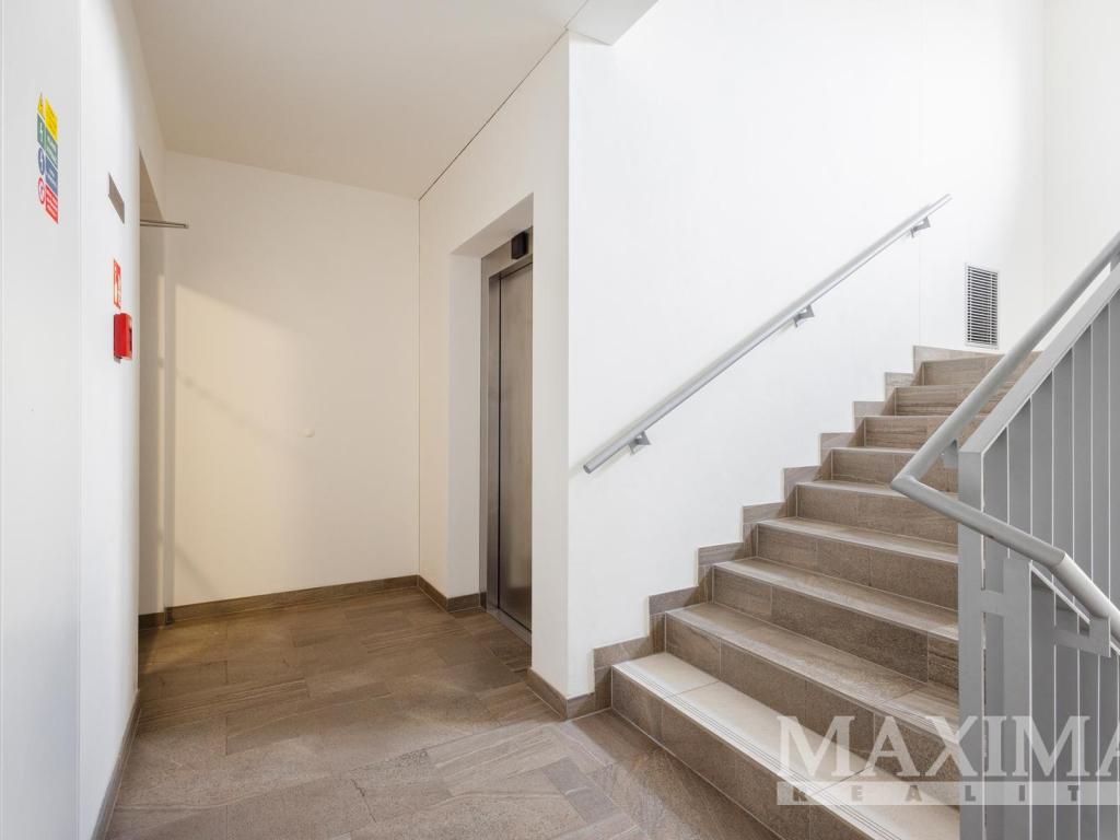 Prodej bytu 2+kk 59 m2, Praha – náhled fotky 17