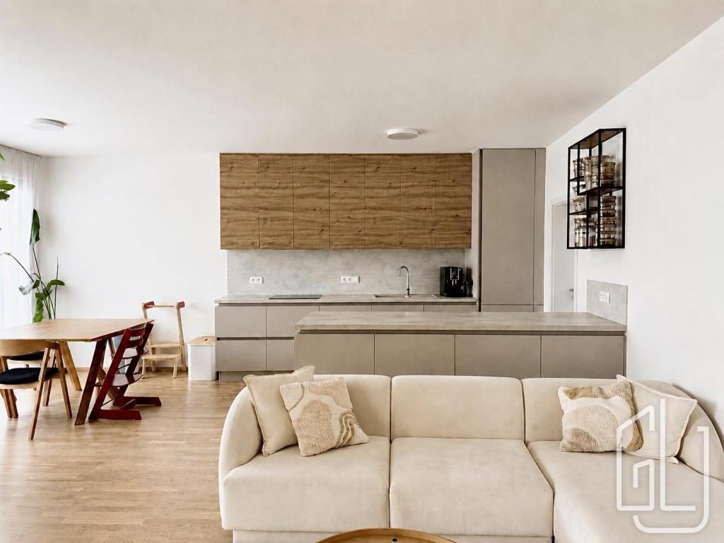 Pronájem bytu 4+kk 120 m2