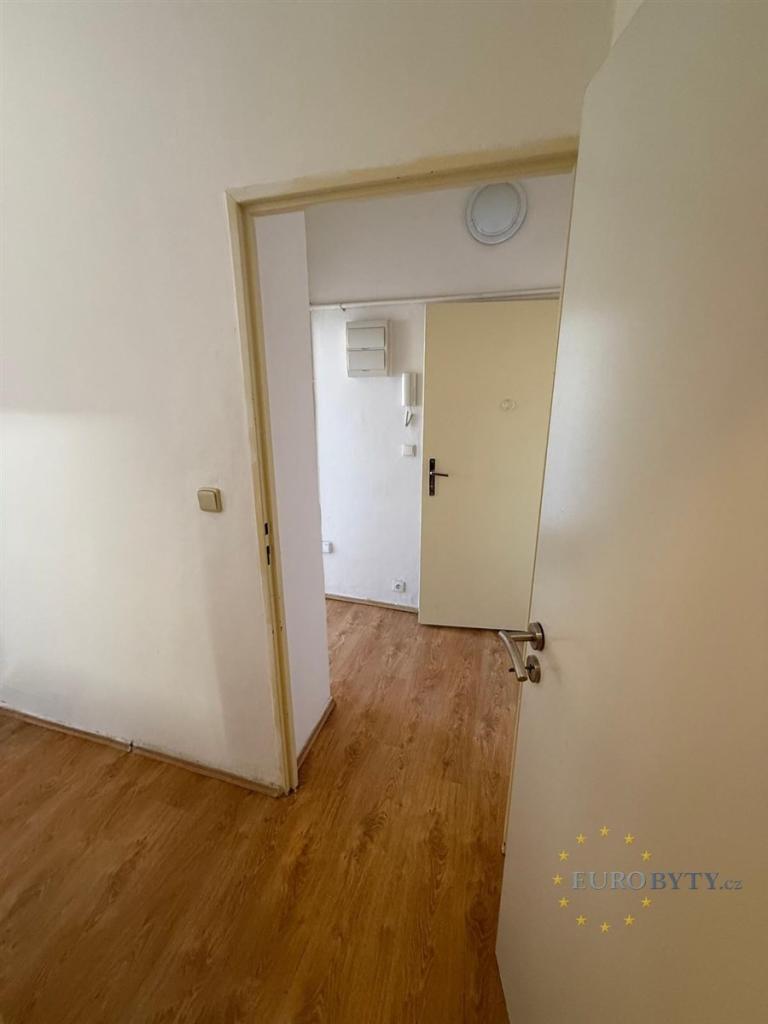 Pronájem bytu 2+kk 37 m2, Praha – náhled fotky 5