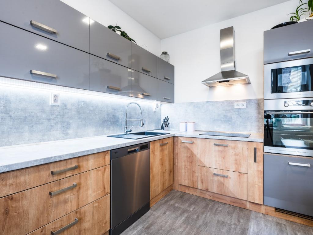 Pronájem threeRooms, Pardubice - Hradišťská,