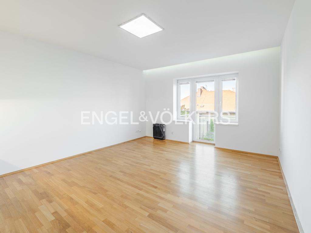 Pronájem bytu 1+kk 38 m2