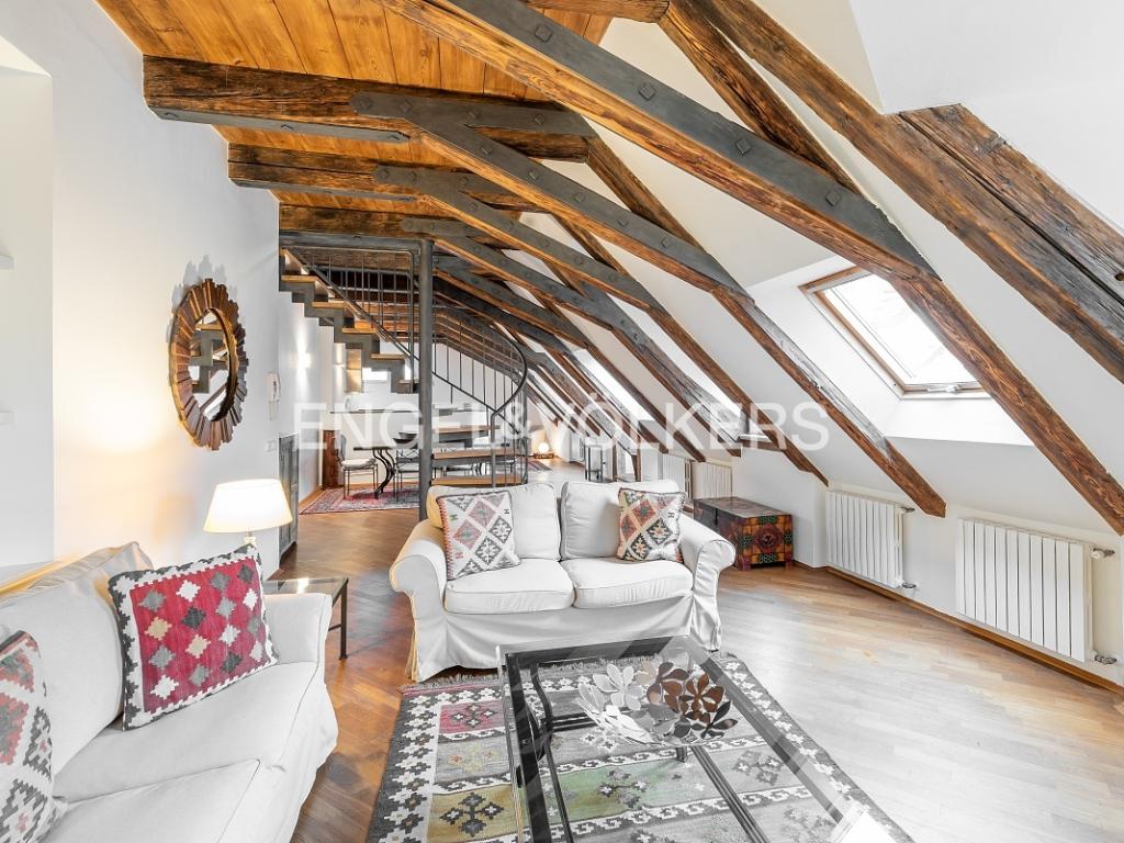 Pronájem bytu 4+kk 221 m2