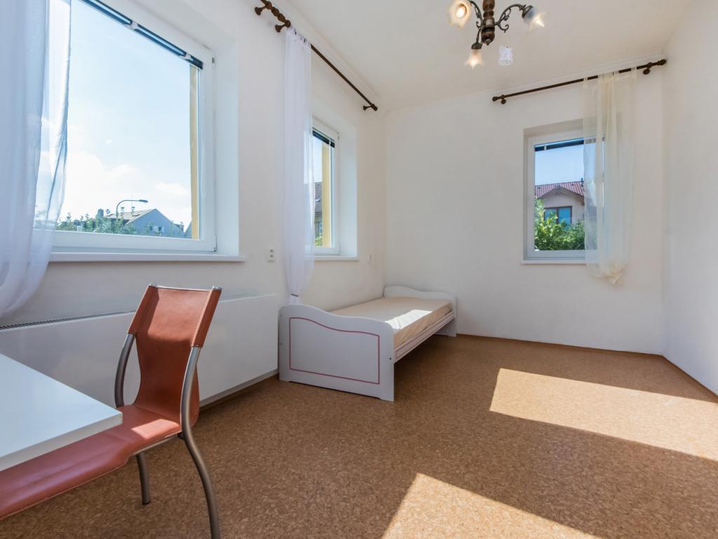 Spolubydleni bytu celý pokoj 15 m2