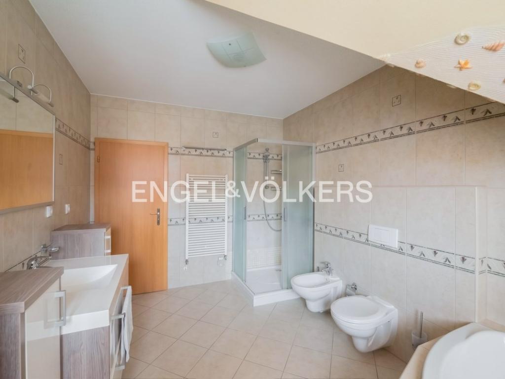 Pronájem domu 150 m2, Praha – náhled fotky 13