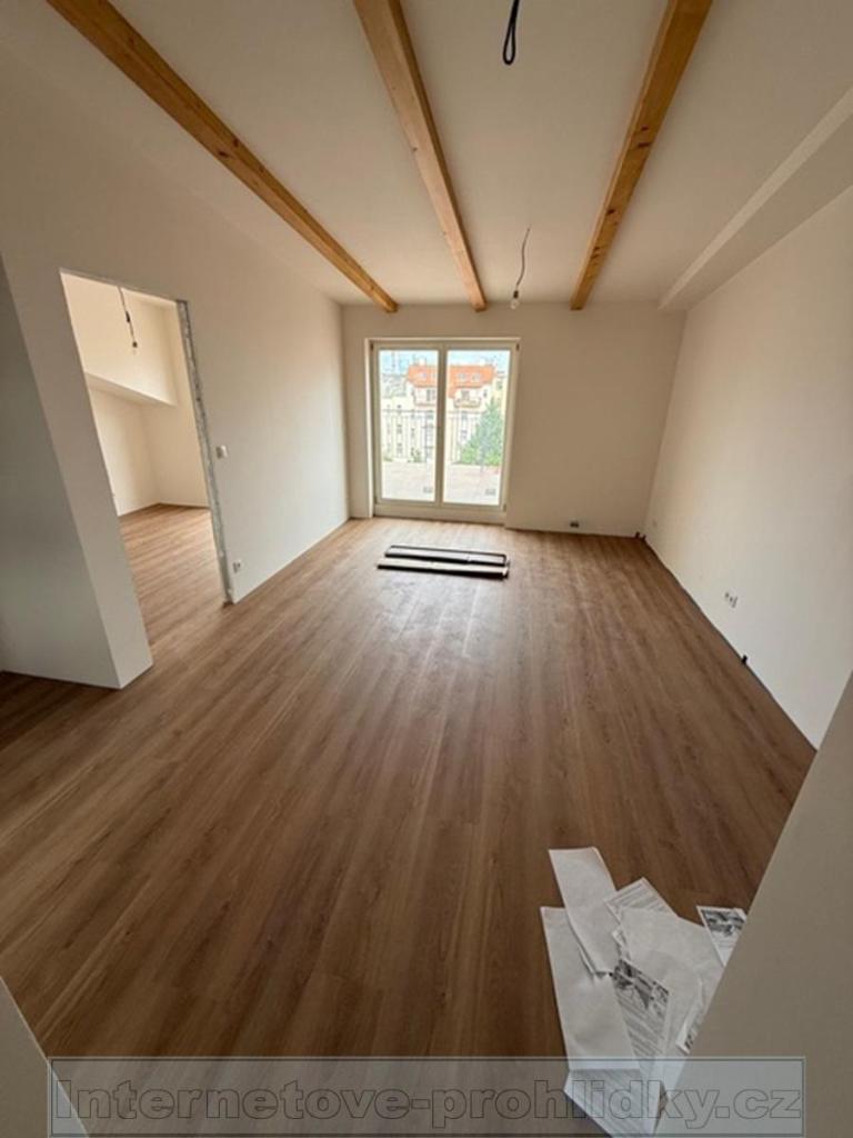 Pronájem bytu 2+kk 77 m2