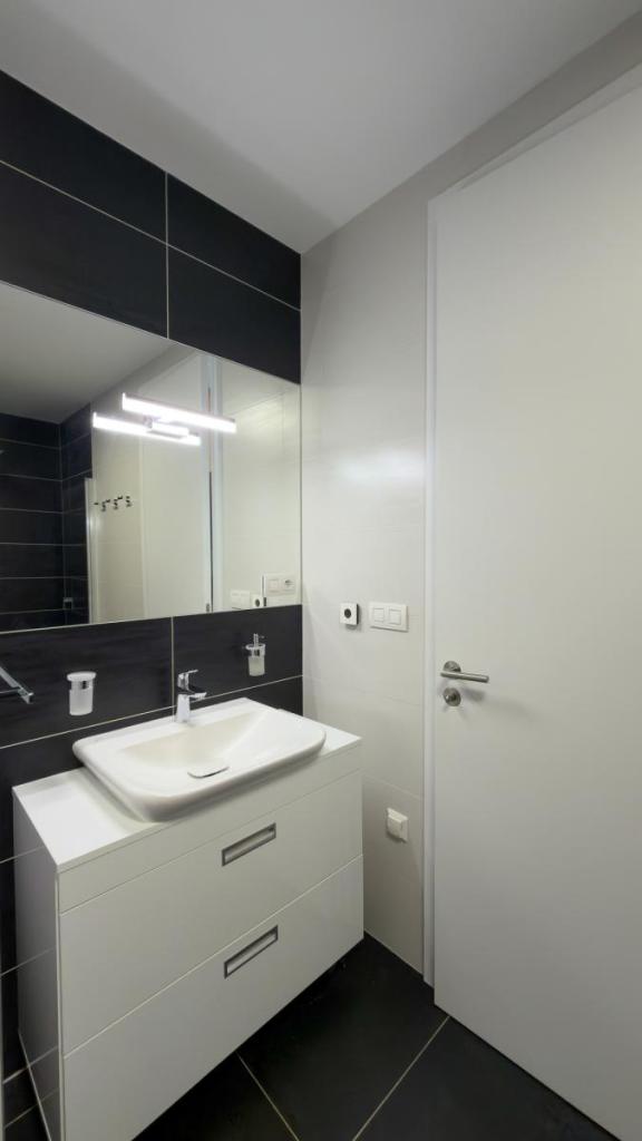 Pronájem bytu 3+kk 109 m2, Praha – náhled fotky 36