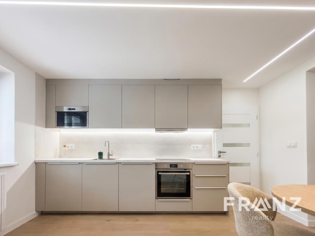 Prodej bytu 2+1 50 m² – pohled 2