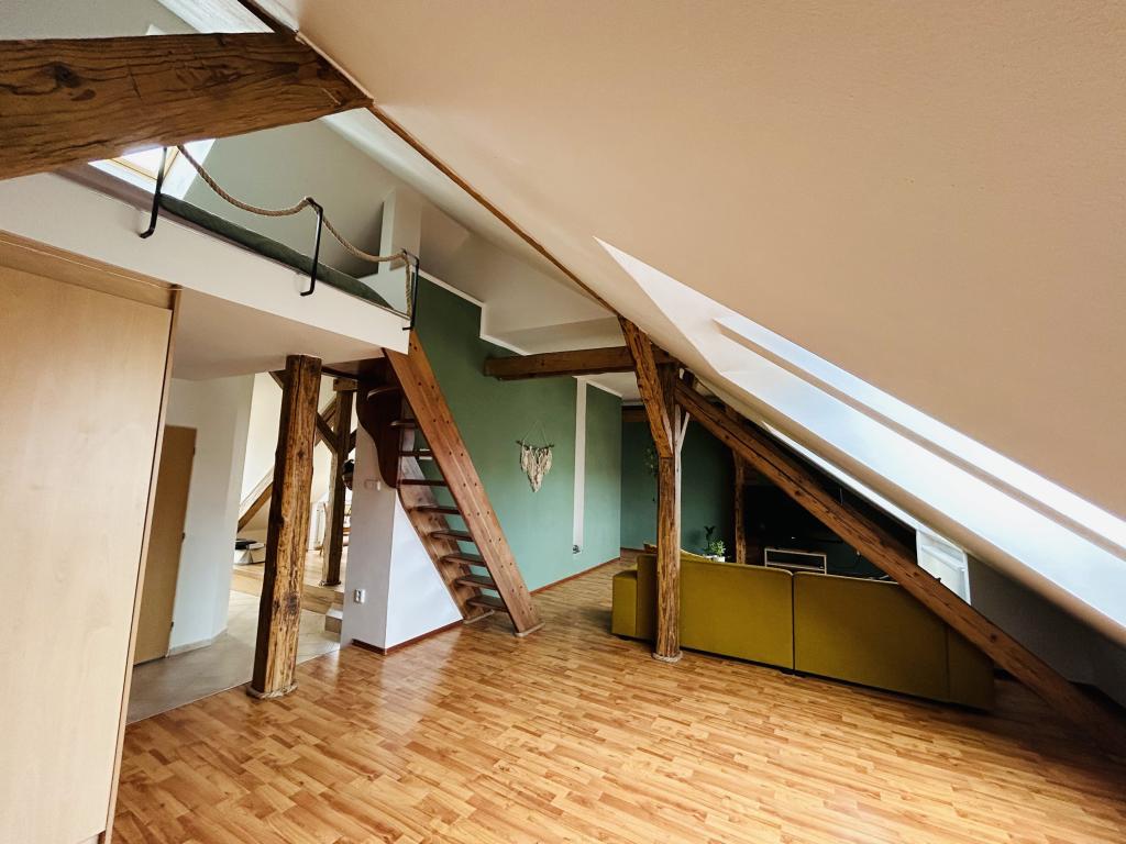 Pronájem bytu 1+1 85 m2