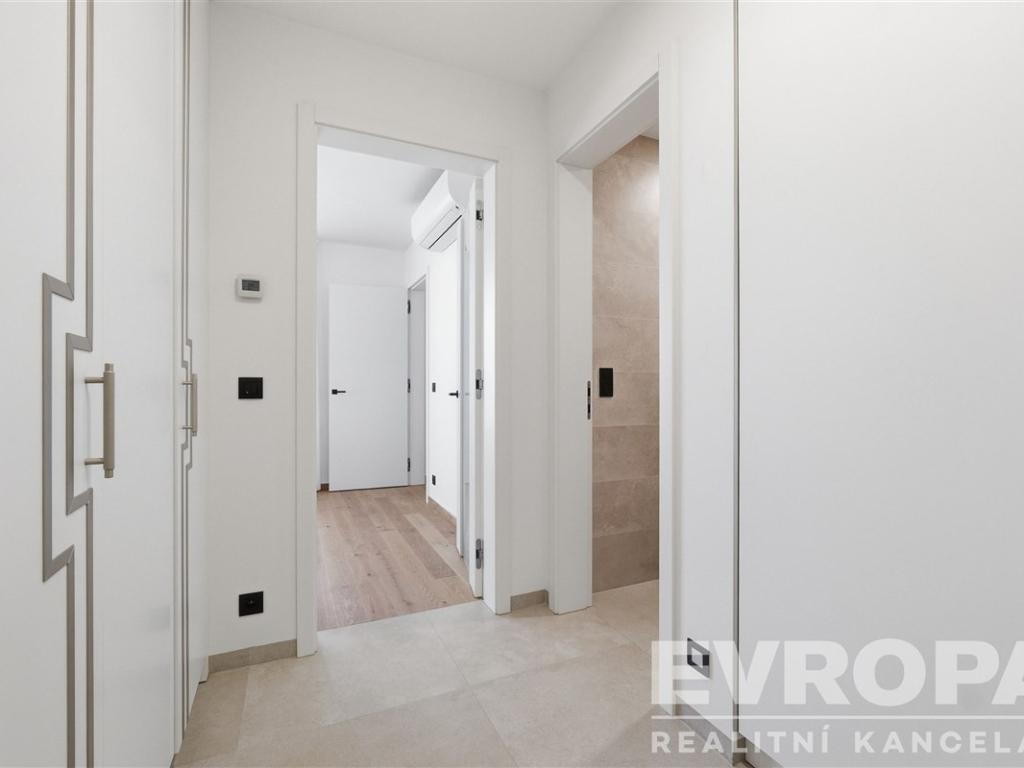 Pronájem bytu 2+kk 88 m2, Praha – náhled fotky 10