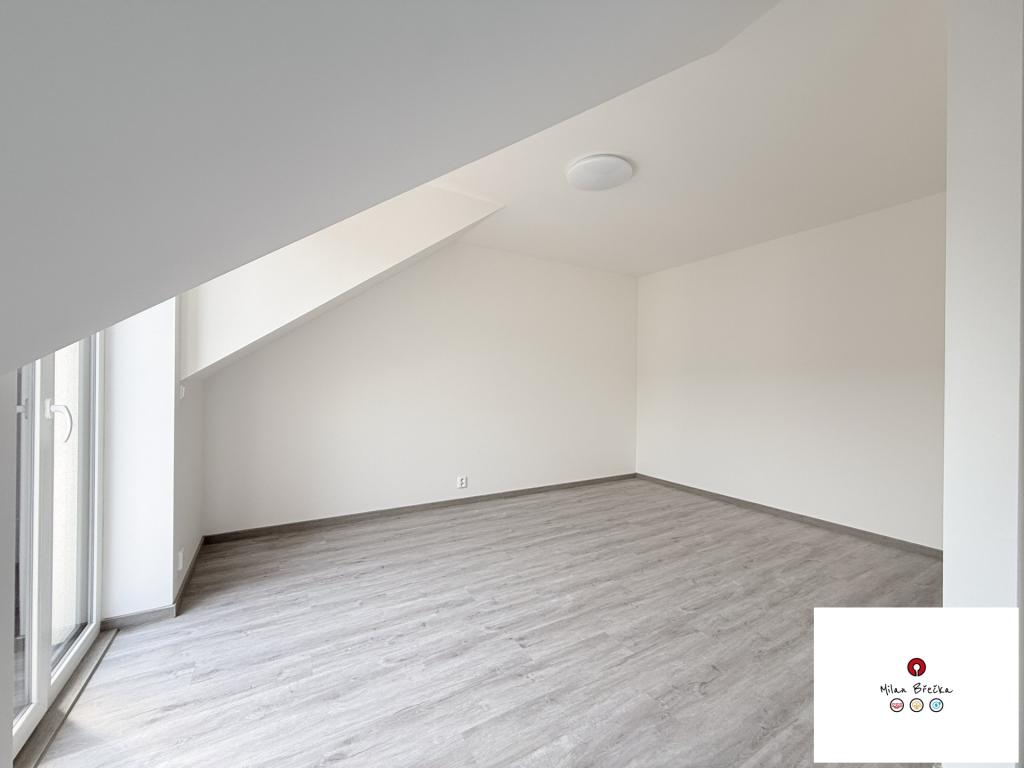 Pronájem bytu 1+kk 32 m2