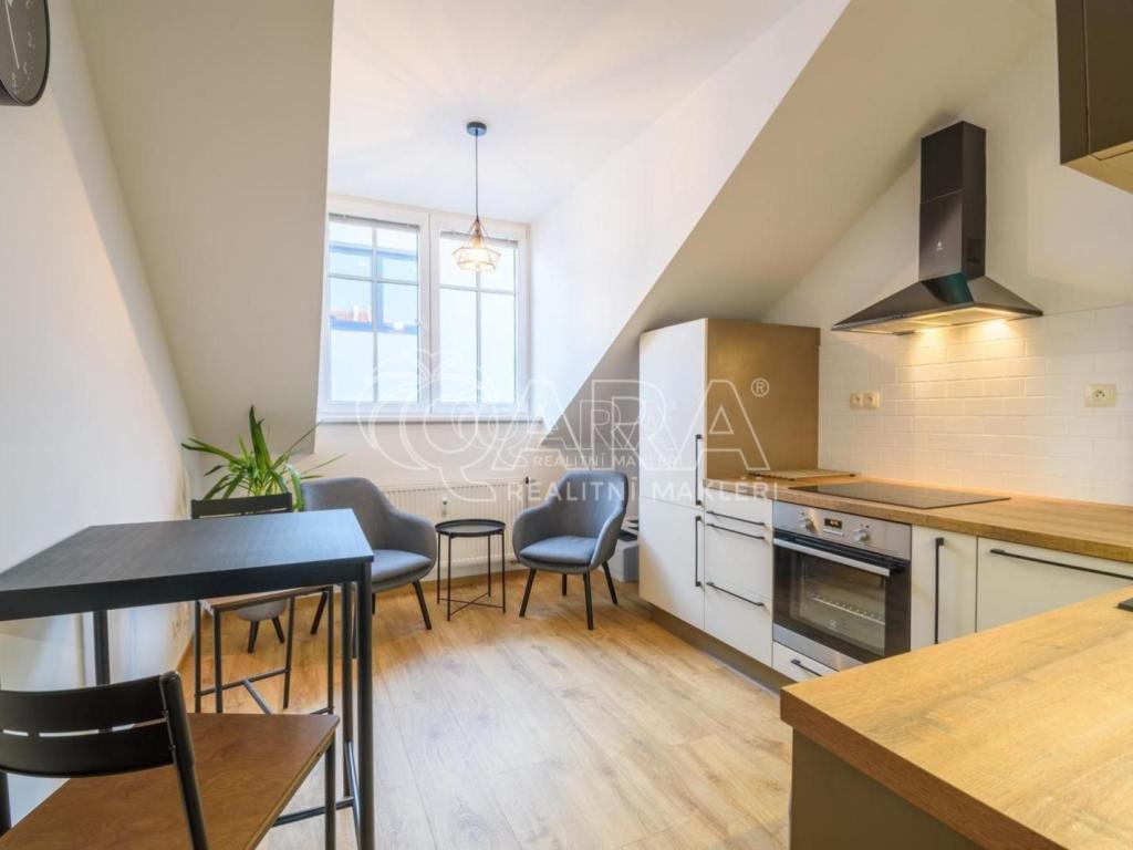Pronájem bytu 1+1 37 m2