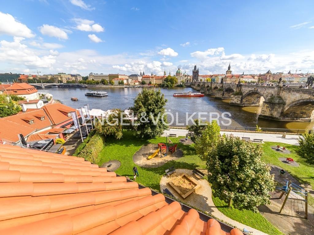 Pronájem bytu 2+kk 82 m2