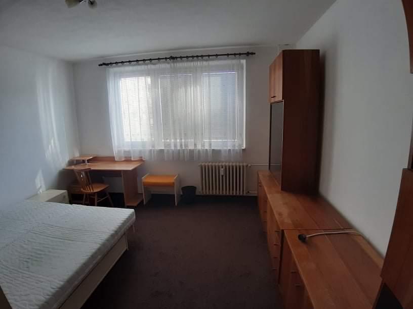 Spolubydleni bytu celý pokoj 1 m2