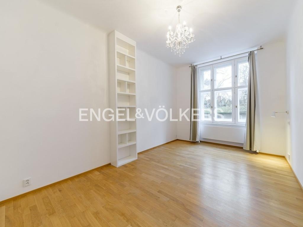 Pronájem bytu 3+kk 137 m2, Praha – náhled fotky 8
