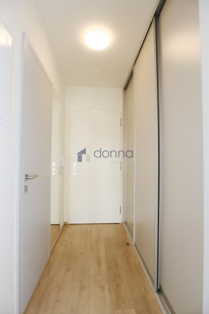 Pronájem bytu 1+kk 39 m2, Praha – náhled fotky 5