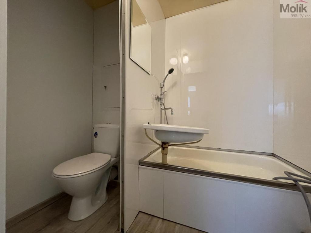 Pronájem bytu 1+kk 27 m2