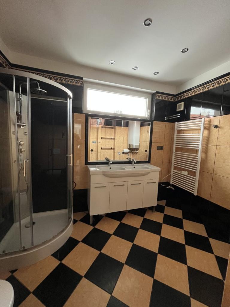 Pronájem bytu 4+kk 139 m2