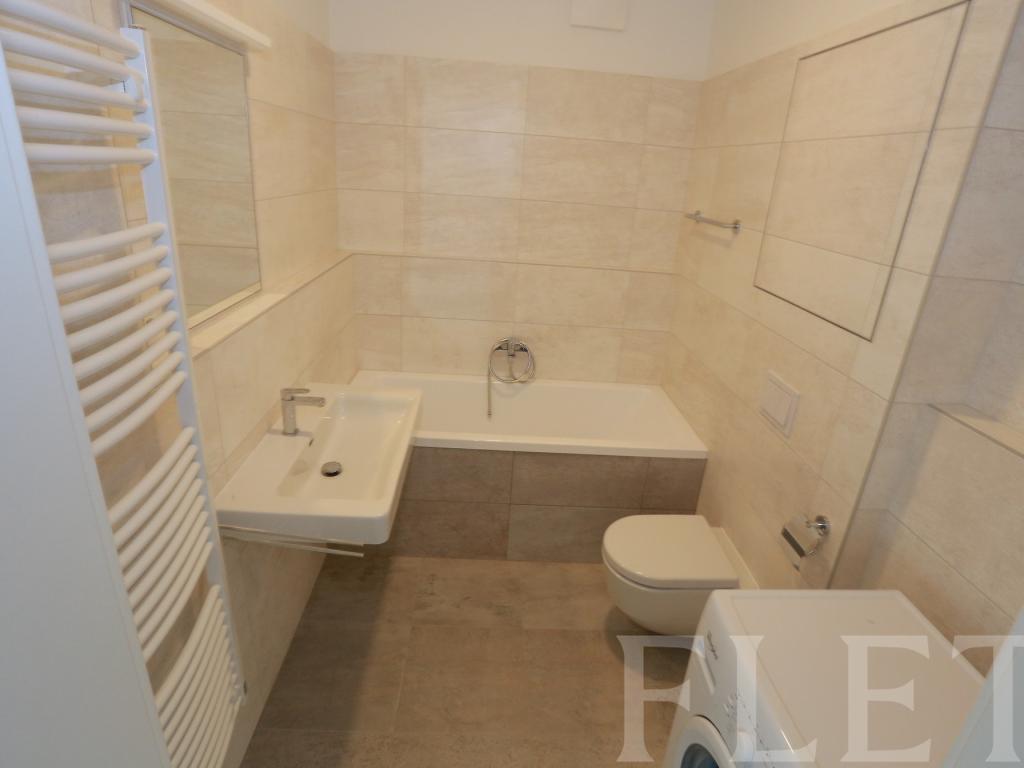 Pronájem bytu 2+kk 57 m2, Praha – náhled fotky 12