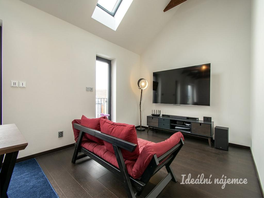 Pronájem bytu 2+kk 60 m2