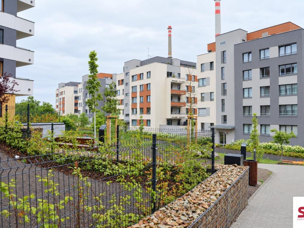 Pronájem bytu 1+kk 36 m2, Praha – náhled fotky 18