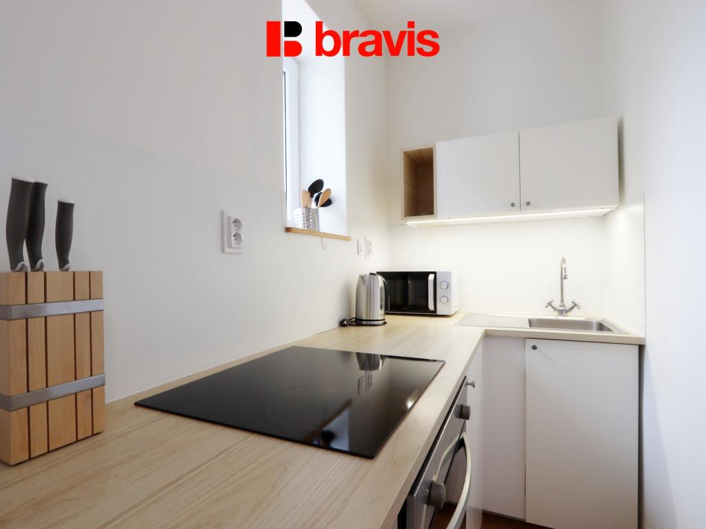 Pronájem bytu 1+kk 26 m² – pohled 2