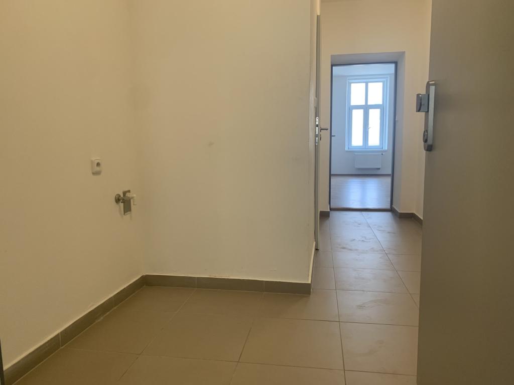 Pronájem bytu 1+kk 37 m2