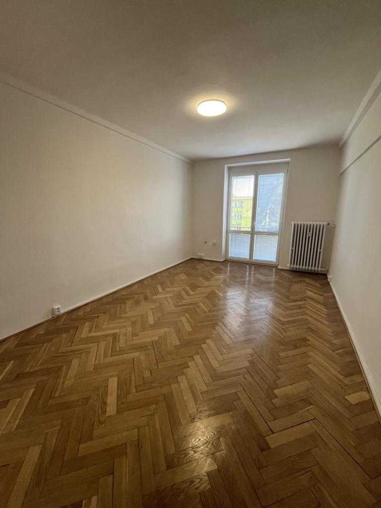 Pronájem bytu 2+1 55 m² – pohled 6