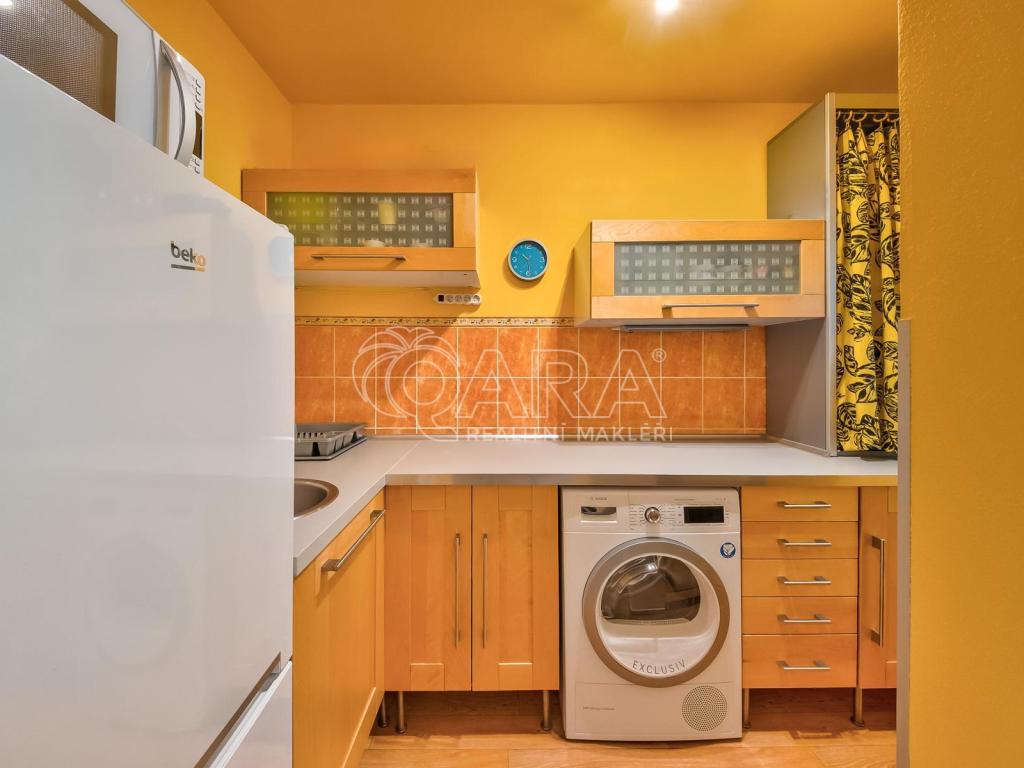 Prodej bytu 2+1 39 m2, Praha – náhled fotky 8