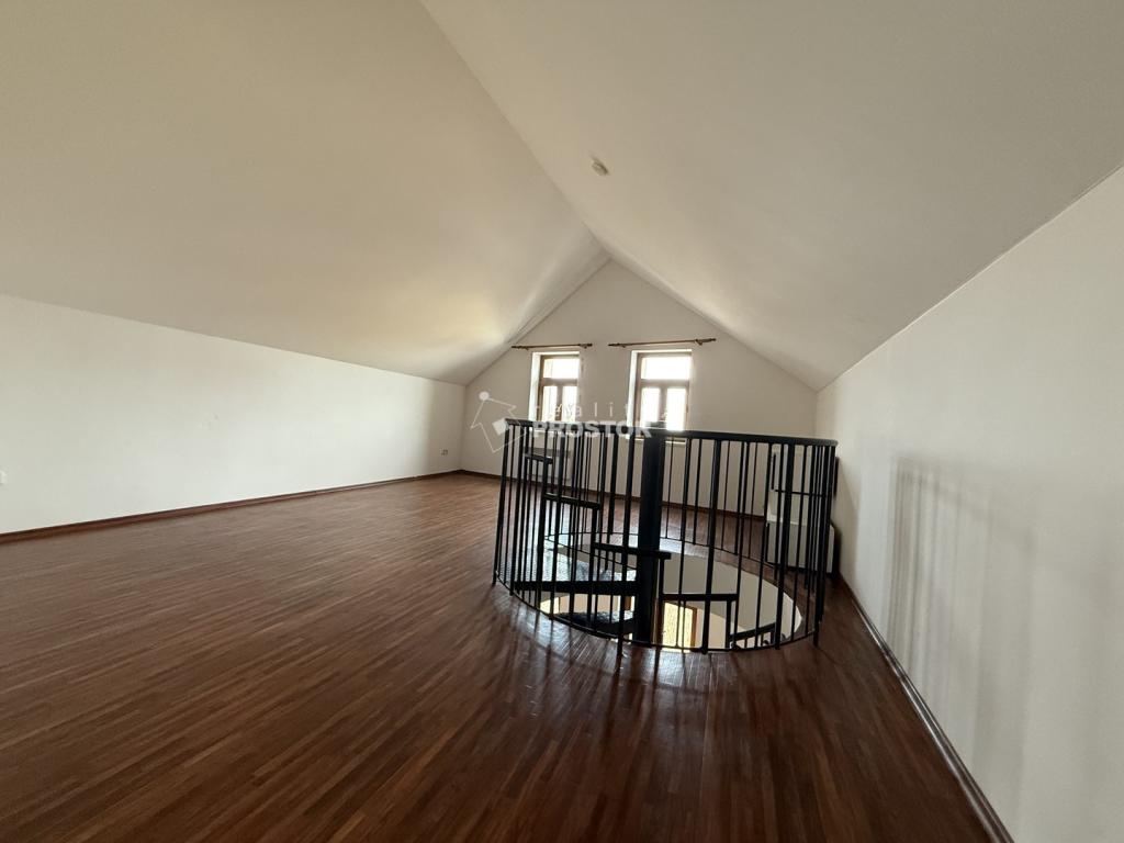 Pronájem bytu 2+kk 6102 m2