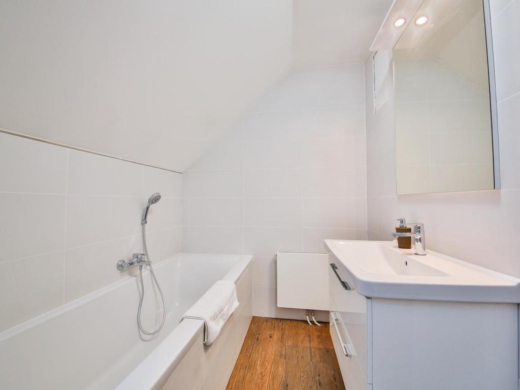 Pronájem bytu 2+kk 58 m² – pohled 6
