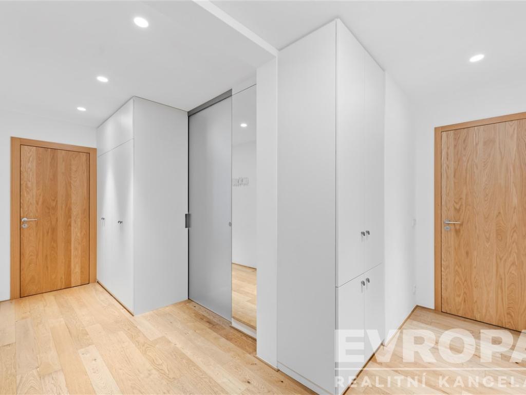 Pronájem bytu 4+kk 113 m2, Praha – náhled fotky 12