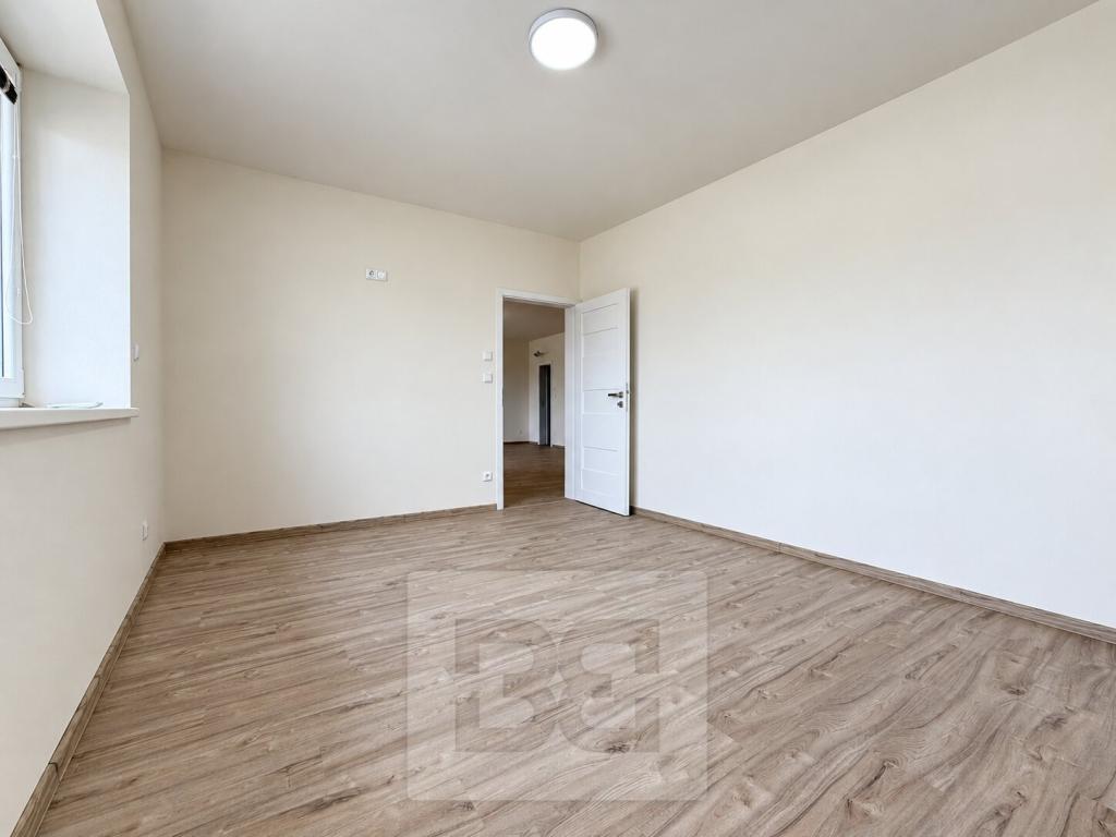 Pronájem domu 130 m2, Dolní Dunajovice – náhled fotky 8