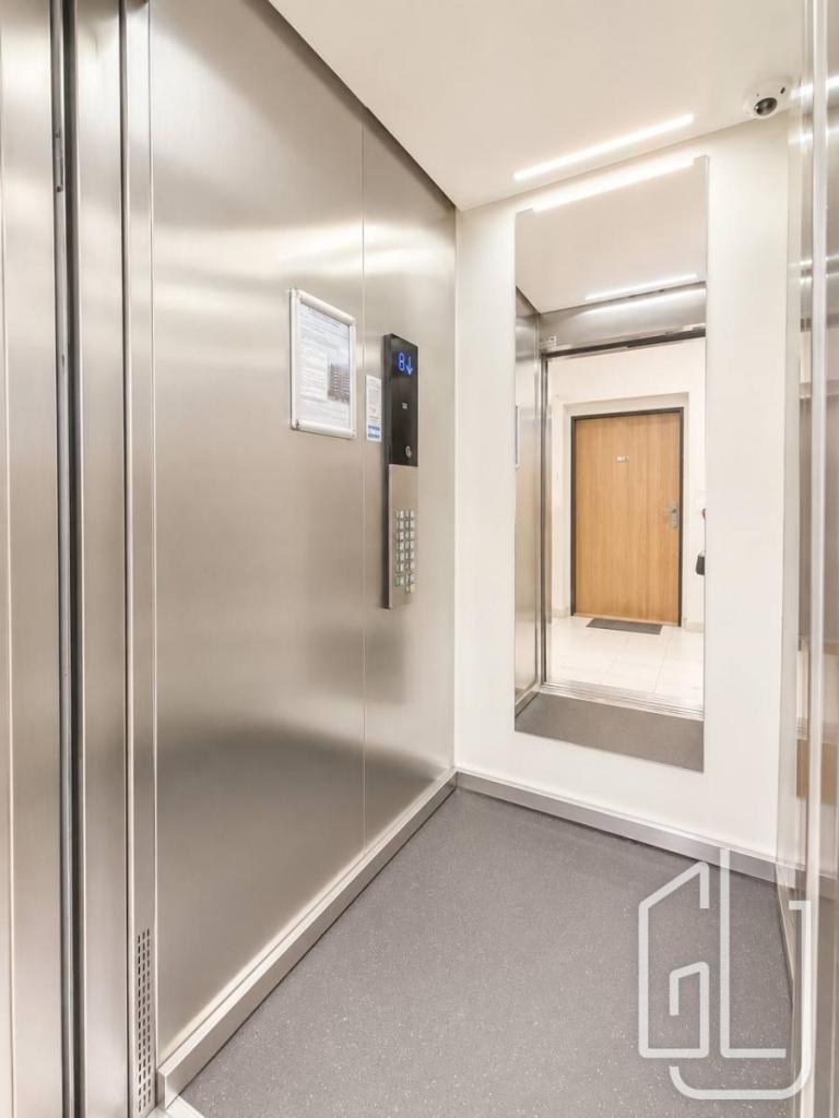 Pronájem bytu 2+kk 67 m2, Praha – náhled fotky 13