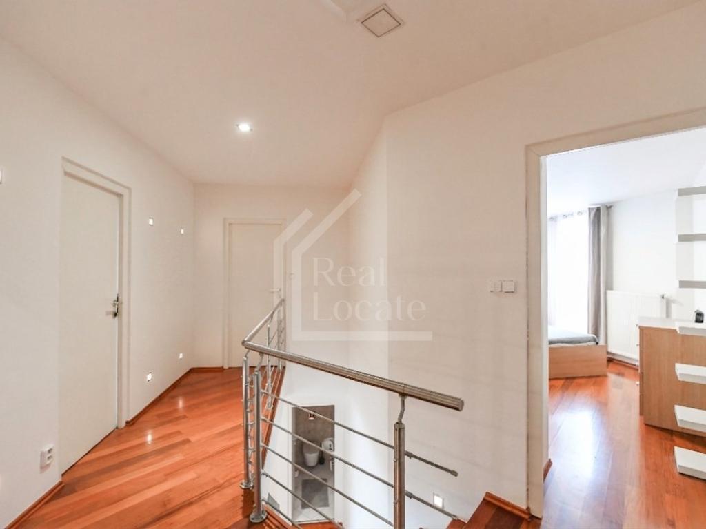 Pronájem bytu 2+kk 107 m2