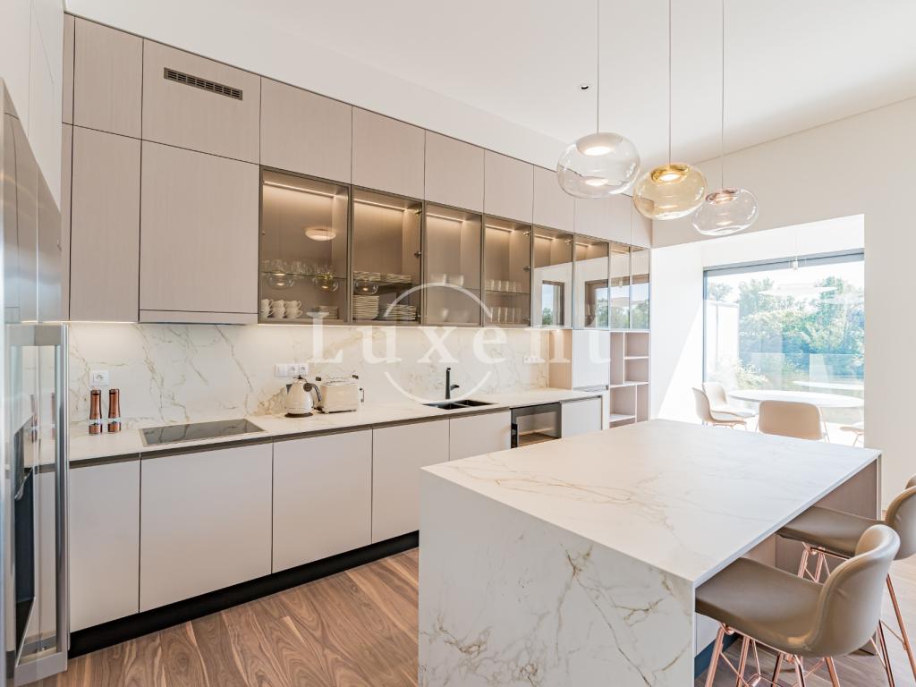 Pronájem bytu 3+kk 145 m2