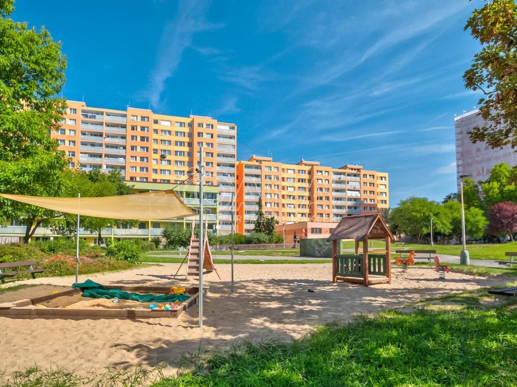 Prodej bytu 2+1 39 m2, Praha – náhled fotky 18