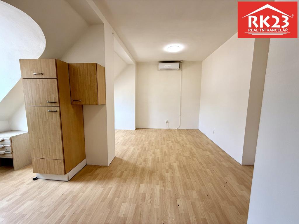 Pronájem bytu 1+kk 34 m2