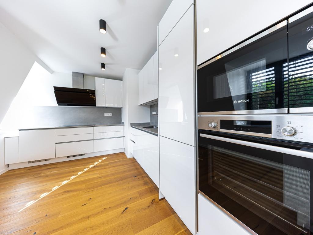 Pronájem bytu 4+kk 151 m2, Praha – náhled fotky 7
