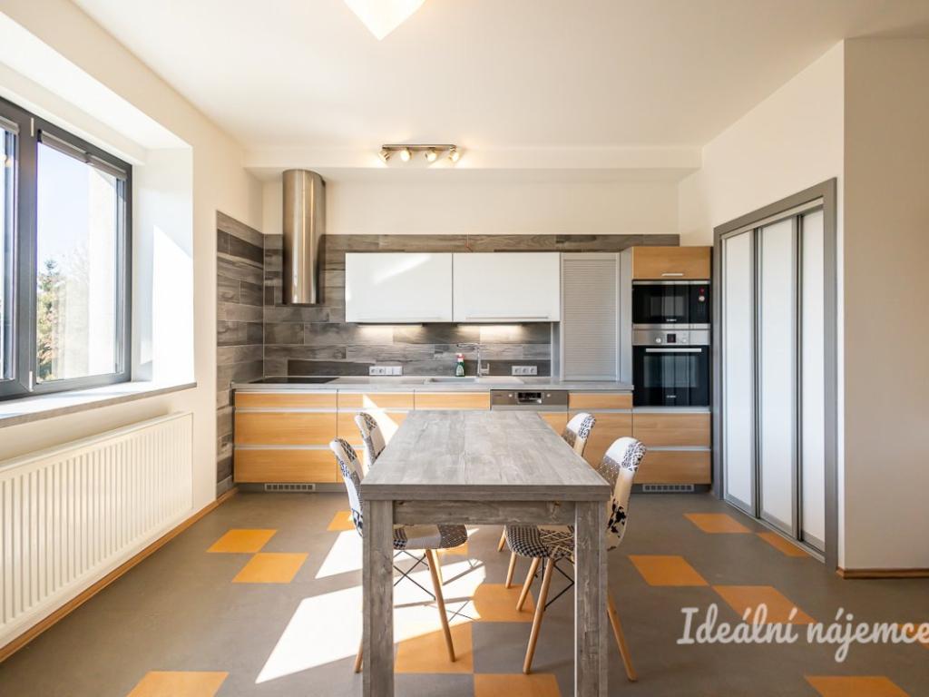 Pronájem 3+kk, Hradec Králové - Albertova, 19900