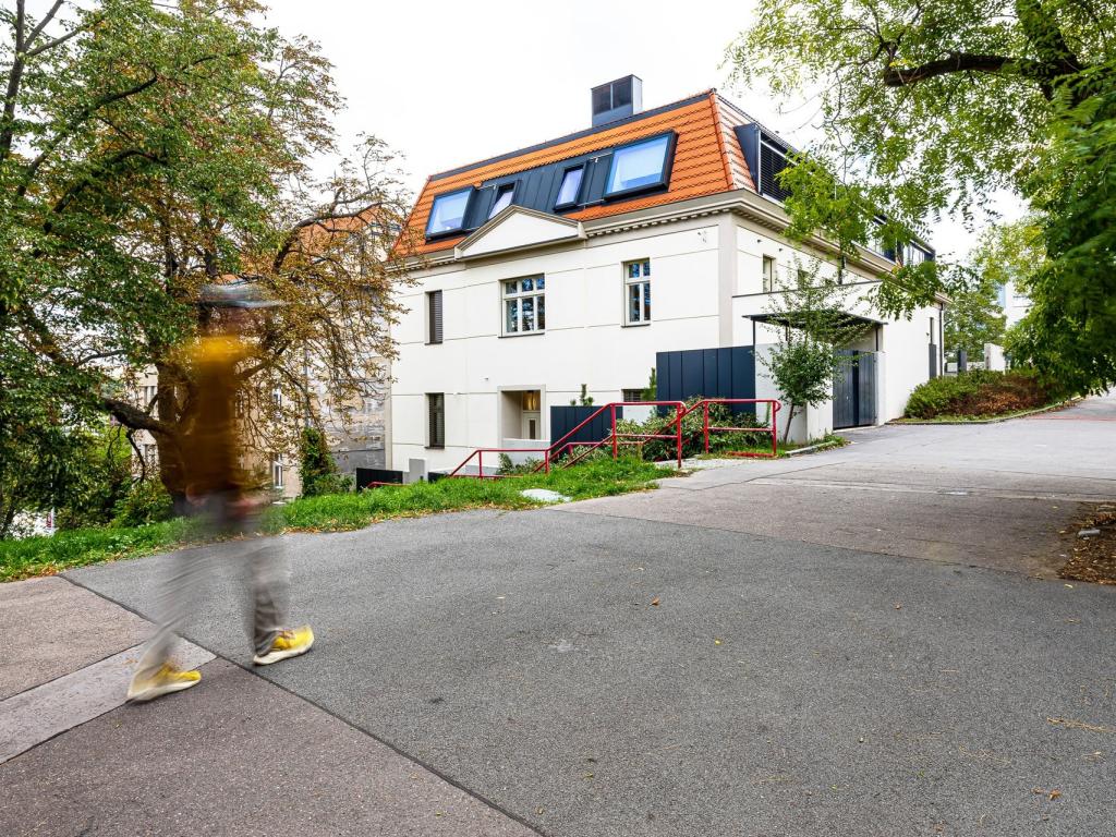 Pronájem bytu 4+kk 151 m2, Praha – náhled fotky 23