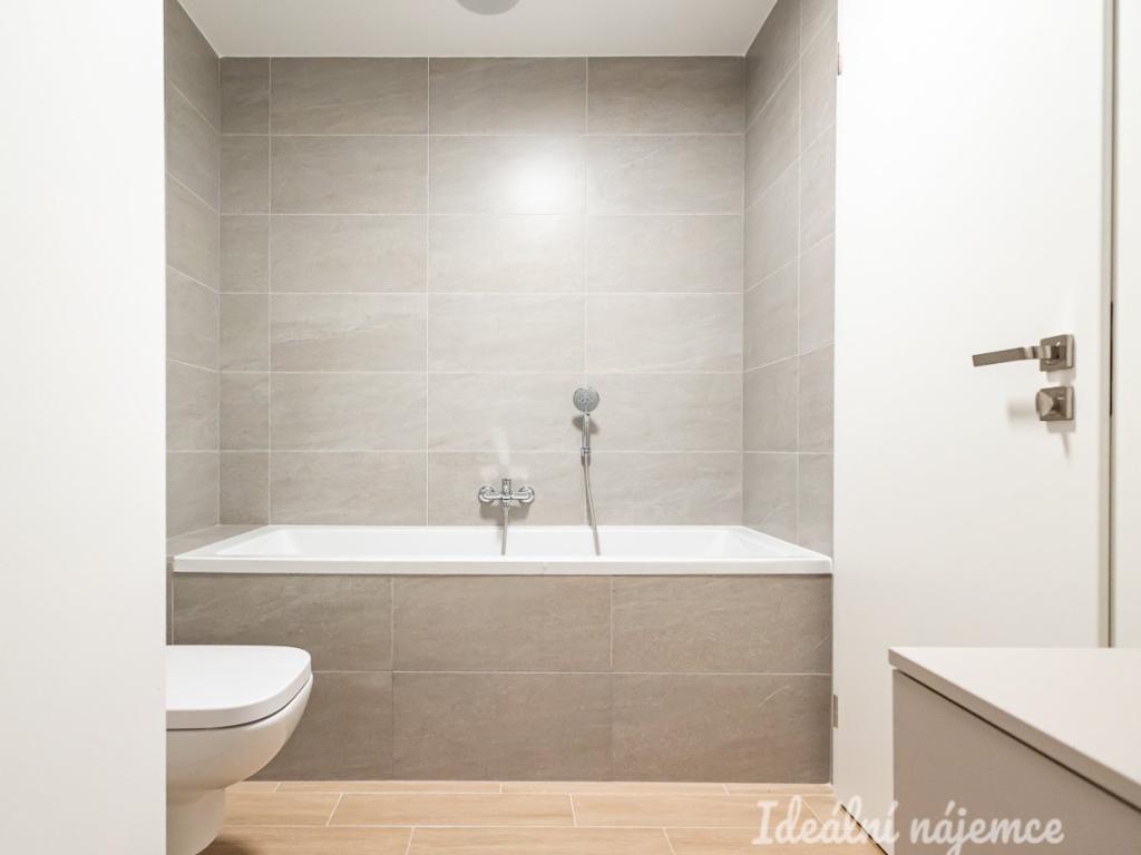 Pronájem bytu 2+kk 56 m2, Praha – náhled fotky 11