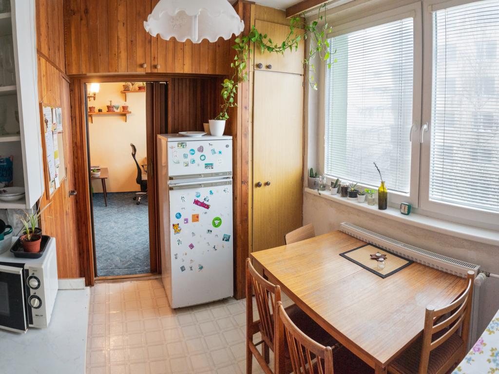 Spolubydleni bytu celý pokoj 70 m2